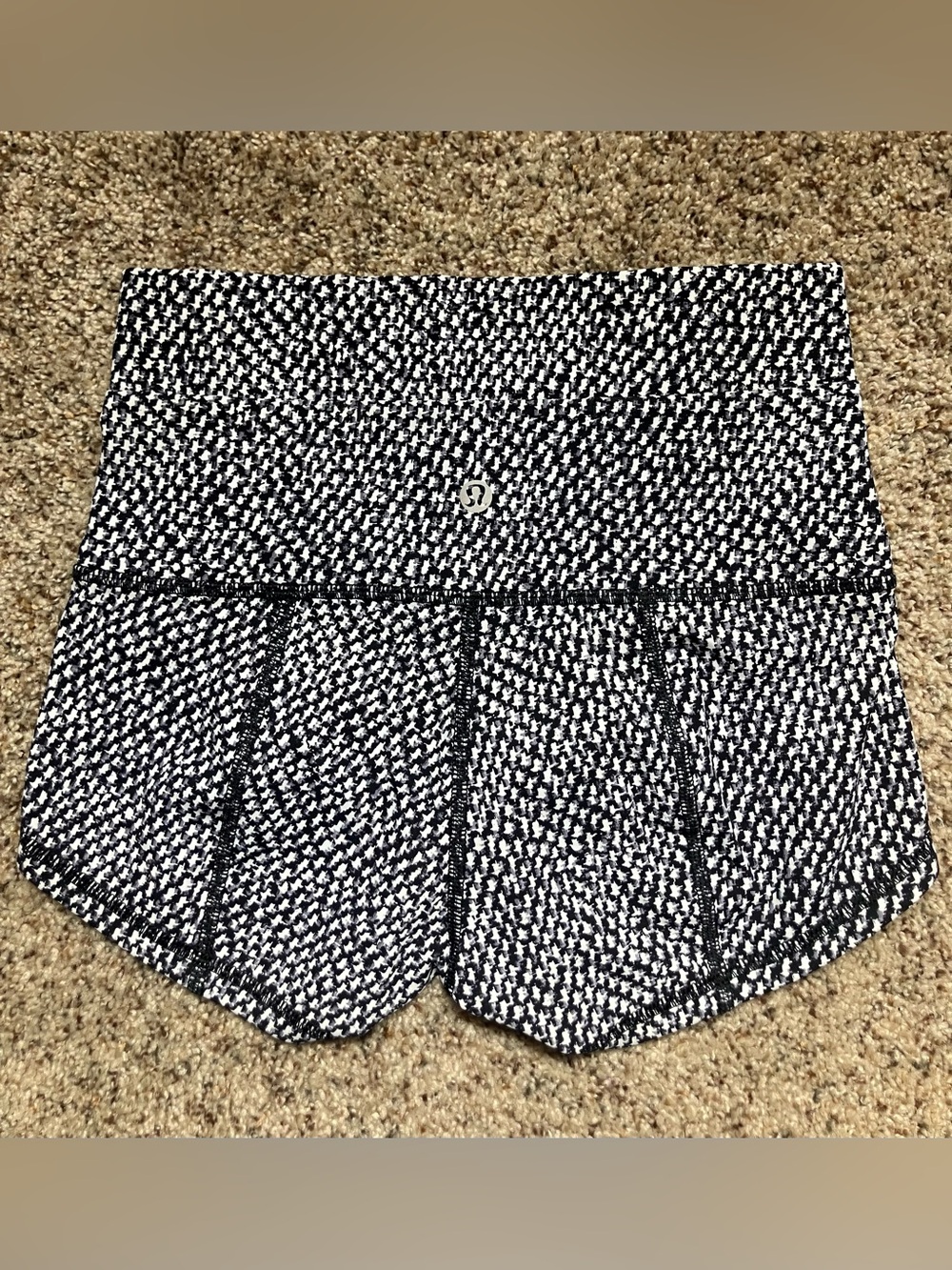 Lululemon fitted shorts size 4